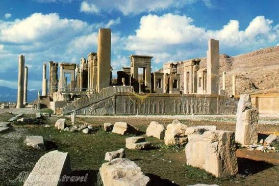 مجموعه-جهانی-تخت-جمشید-–-مرودشت