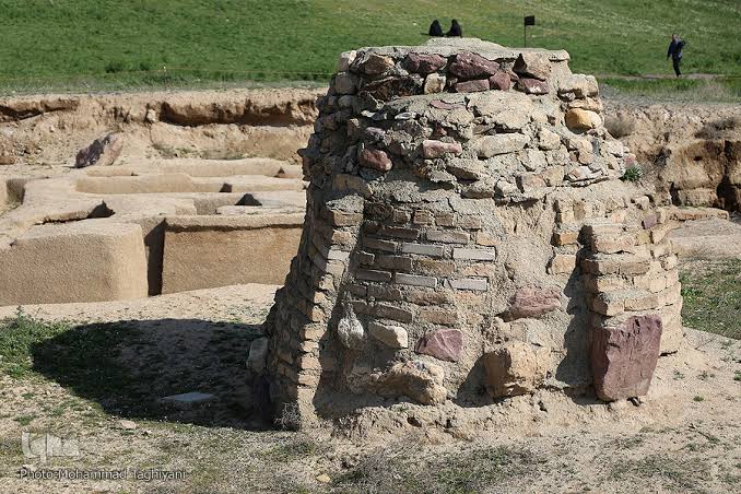 محوطه-باستانی-ازبکی-–-روستای-ازبکی-–-شهرستان-نظرآباد