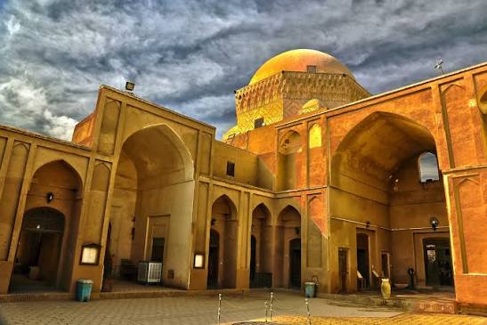 مدرسه-ضیائیه-زندان-اسکندر-–-یزد