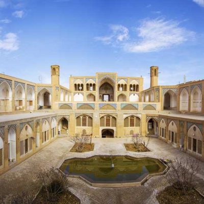 مسجد-و-مدرسه-آقابزرگ-–-کاشان