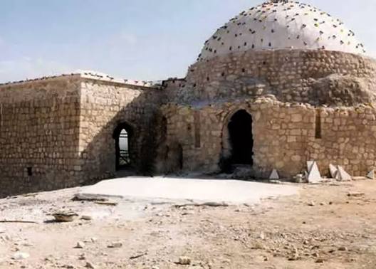 مقبره-جاماسب-حکیم-–-نزدیکی-روستای-گاره-–-خفر