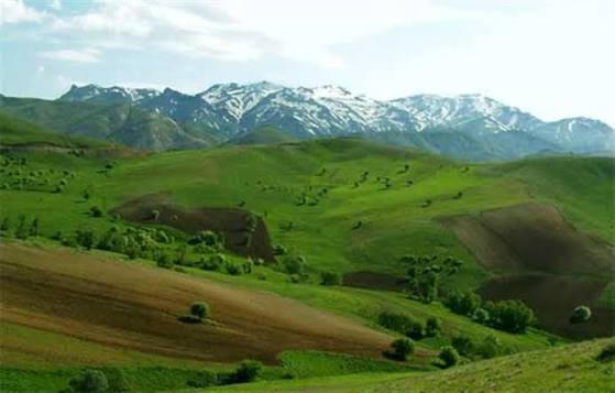 منطقه-کوهستانی-و-گردشگری-چهل-چشمه-–-دیواندره1