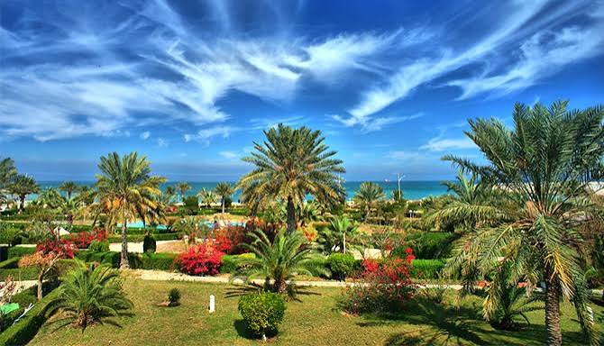پارک-ساحلی-میرمهنا-–-کیش