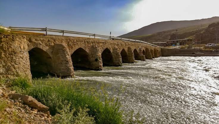 پل-تاریخی-اورگان-روی-زاینده-رود-–-روستای-اورگان-–-چادگان