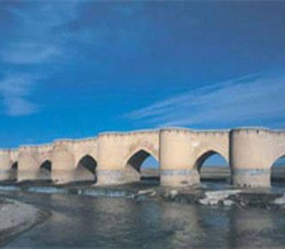 پل-تاریخی-فرهادآباد-–قروه