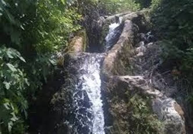 چشمه-توسکاچشمه-–-گلوگاه