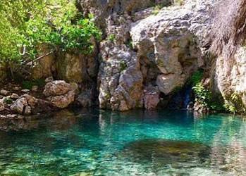 چشمه-و-منطقه-طبیعی-برم-فرهاد-–-روستای-باچون-–-شهرستان-فراشبند