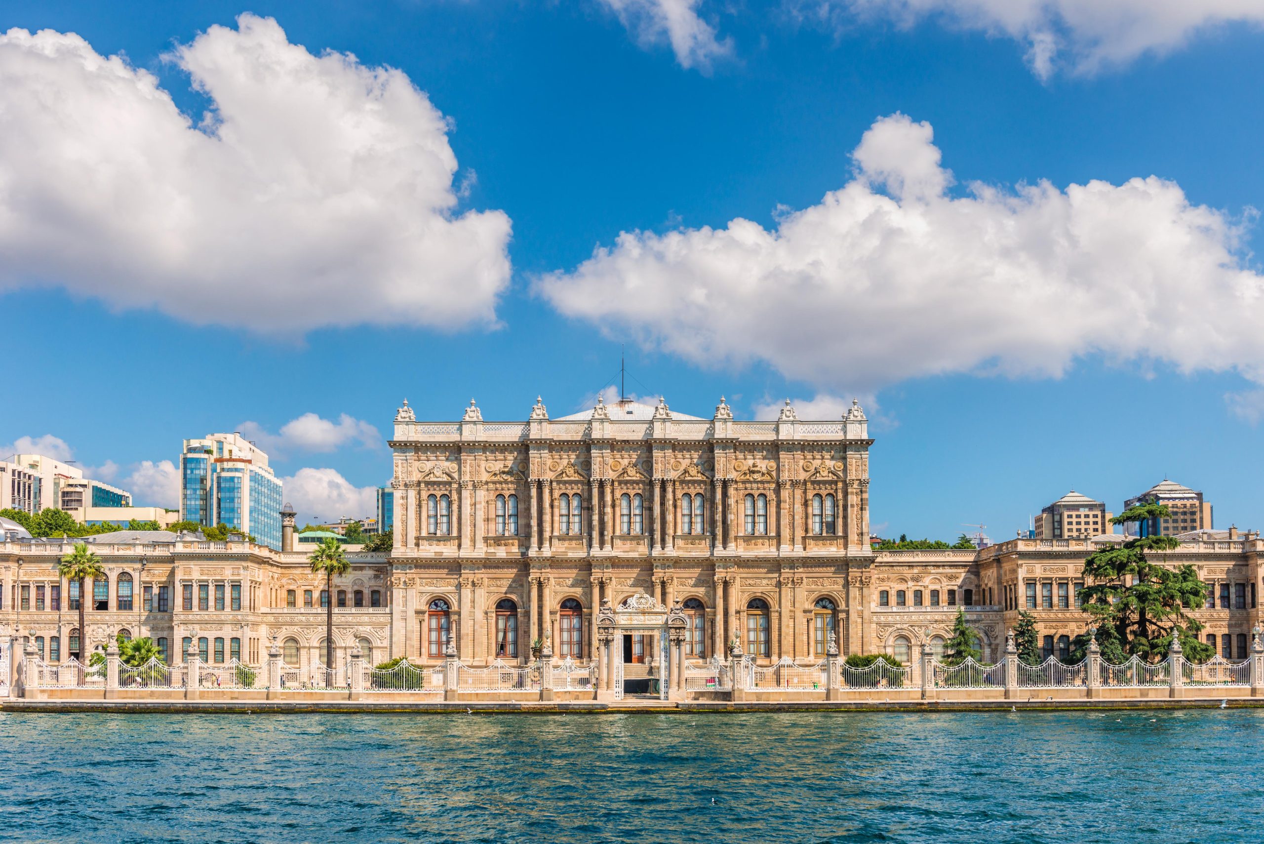 کاخ-دولماباغچه-–-استانبول،-منطقه-بشیکتاش-–-Dolmabahce-Sarayi-–-Dolmabahce-Palace-–-ترکیه-1