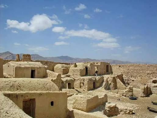 کاروانسرای-تاریخی-بوانات-–-شهرستان-بوانات-–-استان-فارس