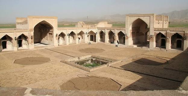 کاروانسرای-خیرآباد-–-روستای-خیرآباد