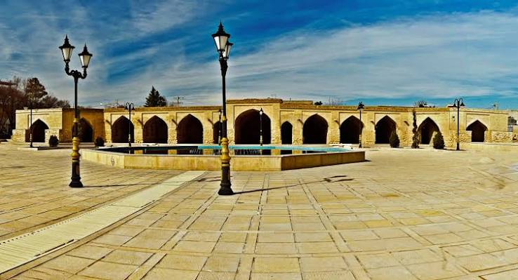 کاروانسرای-زکی‌خانی-زرقان-–-شهر-زرقان