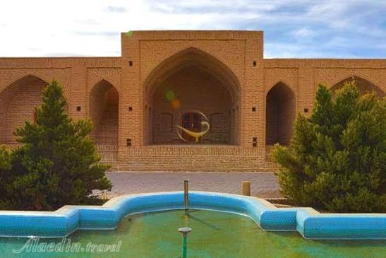 کاروانسرای-صفوی-ابوزیدآباد-–-ابوزیدآباد-–-آران-و-بیدگل
