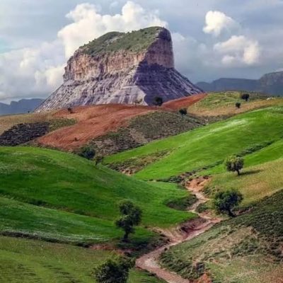 کوه-و-منطقه-گردشگری-قلاقیران-–-ایلام