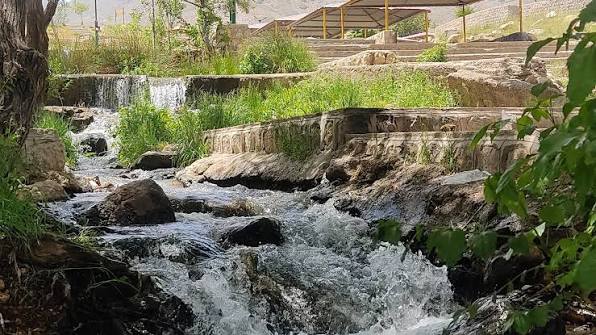 گردشگاه-چشمه-زنه-–-هفشجان-–-شهرستان-شهرکرد