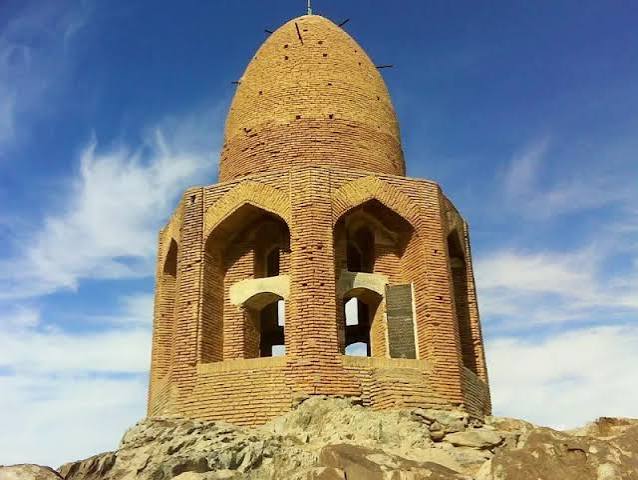 گنبد-باز-–-نطنز